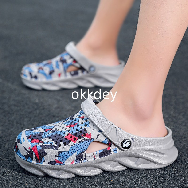 2023 Új nyári papucs Férfi Kültéri Könnyű Wading Férfi Platform Soft Beach Sport Csúszásgátló Designer Replica Papucs traf