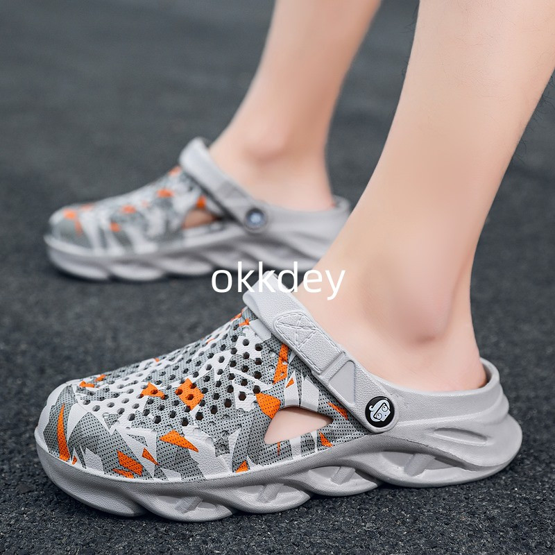 2023 Új nyári papucs Férfi Kültéri Könnyű Wading Férfi Platform Soft Beach Sport Csúszásgátló Designer Replica Papucs traf