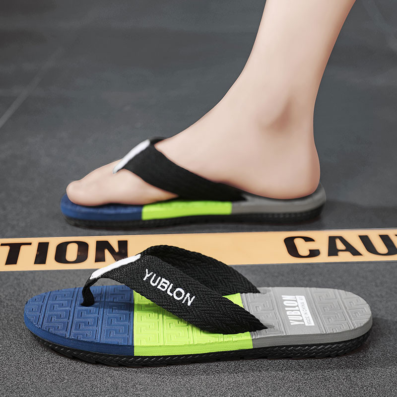 Olcsó akciós férfi papucs 2023 nyári könnyű férfi strandcipők divatos kényelmes lapos férfi papucsok Chinelo Masculino