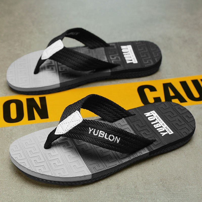 Olcsó akciós férfi papucs 2023 nyári könnyű férfi strandcipők divatos kényelmes lapos férfi papucsok Chinelo Masculino