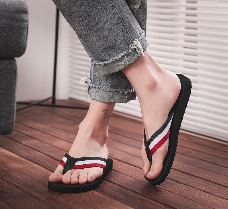 2023 Muške papuče za zatvorene i vanjske prostore Ljetne japanke Muške papuče Modne cipele za plažu Papuče muške tobogane Zapatos