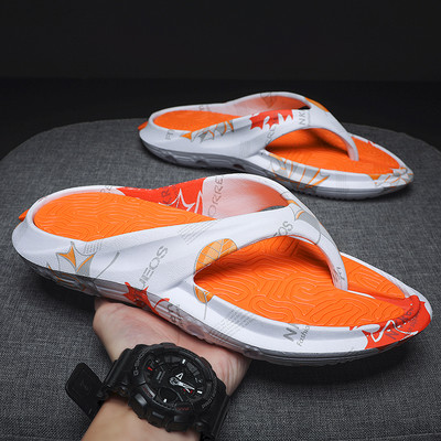 Kvaliteetsed meeste plätud välissussid siseruumides rannas meeste pehme paksu põhjaga libisemiskindlad vannitoasussid kingad meeste sandaalid