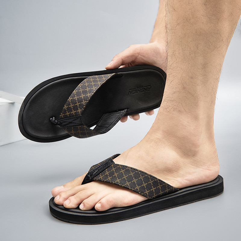 Uued suvised nahast sussid Meeste plätud Rannasandaalid Libisemiskindlad vabaajajalatsid Meeste siseruumides olevad jalanõud