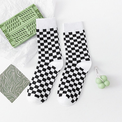 1 par pamučnih modnih hip hop muških ženskih uniseks čarapa Harajuku mlada djevojka dama karirano Klizanje šahovnica Vesele čarape Smiješne Sokken