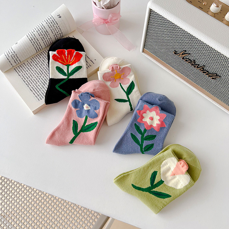 1 paar naiste sokke Jaapani Korea stiilis multikas lillekommid Harajuku Kawaii keskmise toruga sokid hingavad vabaaja lühikesed sokid