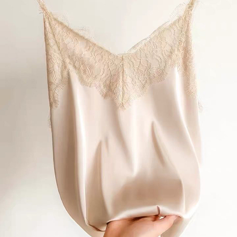 Seksikad pitsist Camisole naiste siidist V-kaelusega topid, suvised uued varrukateta vabaaja topid, naiste õhukesed pehmed satiinist põhitopid.