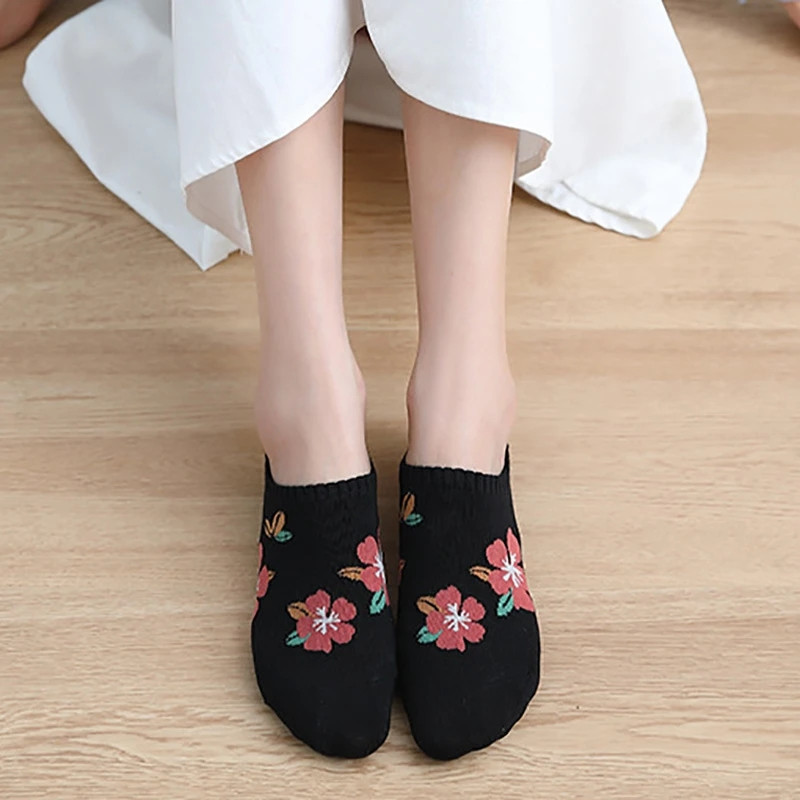 Komplet od 5 pari cvjetnih čarapa Ženski paket Harajuku Kawaii slatke Skarpetkie Damski u korejskom stilu, cvjetne, nevidljive, bez prikazivanja