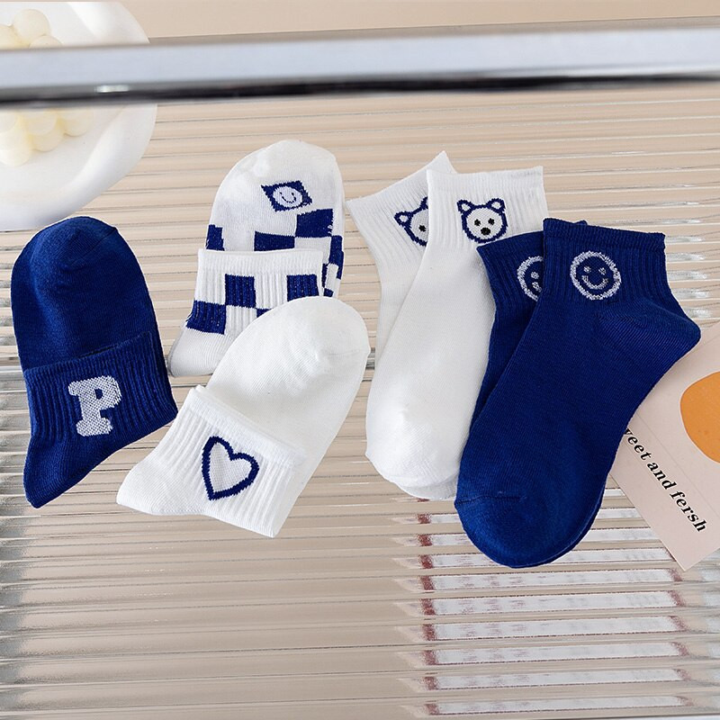 5 pāri Klein Blue sieviešu smieklīgu multfilmu pavasara un rudens zeķu Harajuku stila brīvā laika rūtotas laivas zeķes