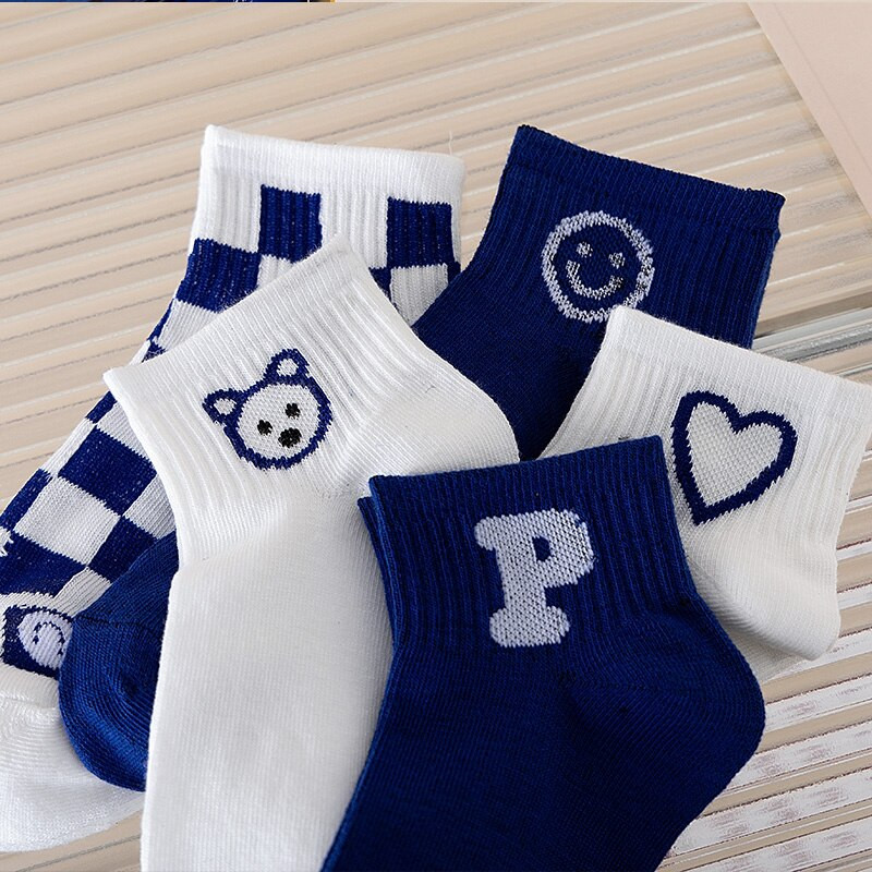 5 pāri Klein Blue sieviešu smieklīgu multfilmu pavasara un rudens zeķu Harajuku stila brīvā laika rūtotas laivas zeķes