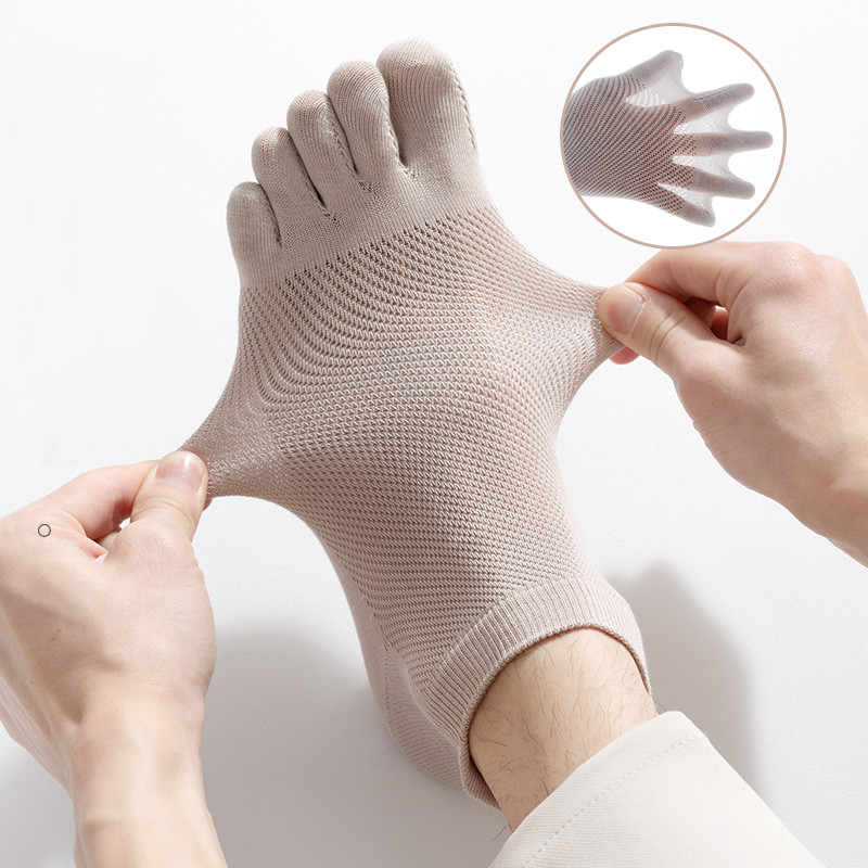 Madingos vasaros vyriškos kojinės su skeltu pirštu Vienspalvės minkšto tinklelio kvėpuojančios medvilnės penkių pirštų kojinės lauko sportui trumpos kojinės