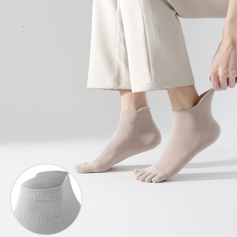 Madingos vasaros vyriškos kojinės su skeltu pirštu Vienspalvės minkšto tinklelio kvėpuojančios medvilnės penkių pirštų kojinės lauko sportui trumpos kojinės
