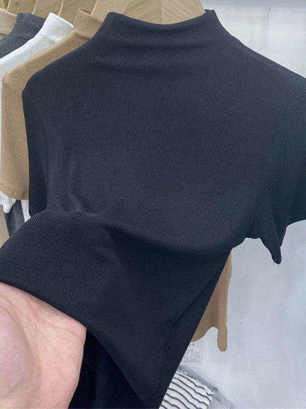 Menetes rövid ujjú női pólók nyári új 2024 garbós, tömör vékony, elasztikus, hosszú ujjú, fenékre húzódó női pólók