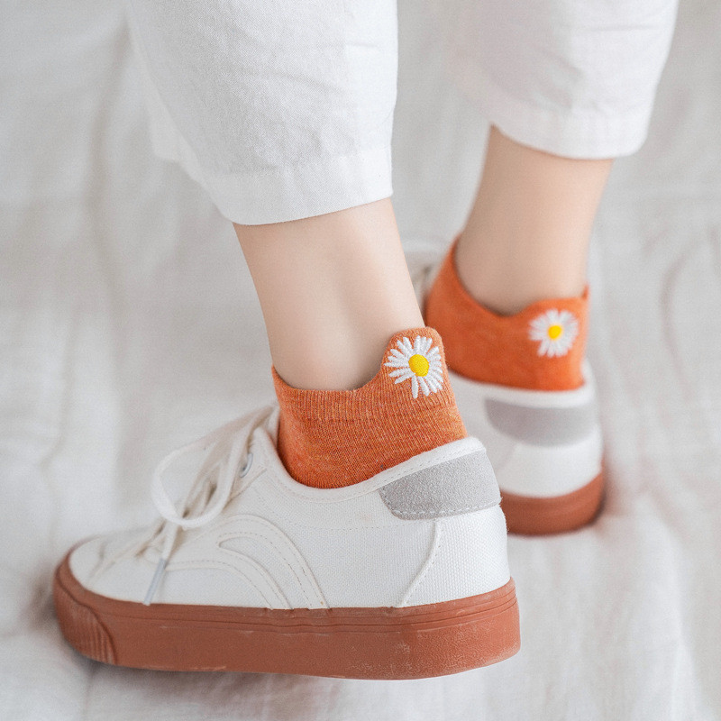 Lot od 4 para Ženske čarape Djevojčice Vez Japanski Soild Kawaii Proljeće Ljeto Tratinčice Papuče Pamuk Nevidljivi slatki set Cvjetni
