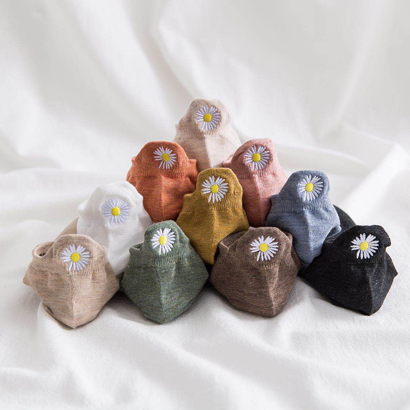 Lot od 4 para Ženske čarape Djevojčice Vez Japanski Soild Kawaii Proljeće Ljeto Tratinčice Papuče Pamuk Nevidljivi slatki set Cvjetni