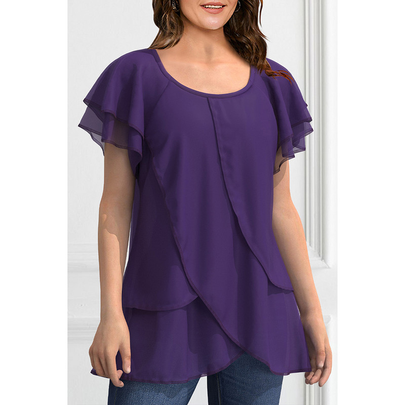 Ležerna tamnoljubičasta bluza od šifona s volanima i asimetričnim porubom veće veličine