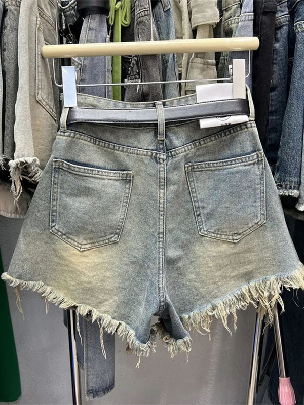 [EWQ] Modne traper kratke hlače s europskim zakovicama za žene velike veličine, kratke hlače A kroja s resicama, 2024., proljeće ljeto 16U8996