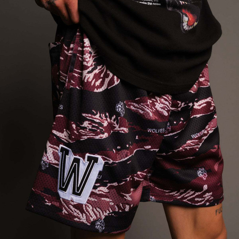 Új nyári férfi rövidnadrágok Sport alkalmi rövidnadrágok Hálós Gyorsszáraz Légáteresztő Stretch Kosárlabda Edző rövidnadrágok Futófitnesz rövidnadrágok