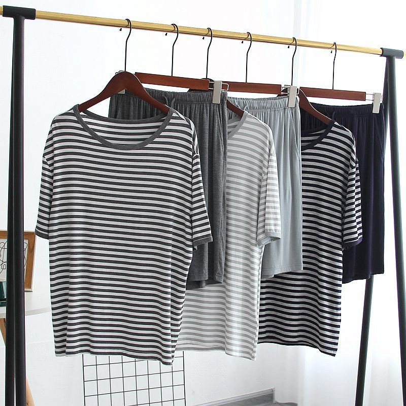 Vīriešu atpūtas apģērbs Vasaras plānas modālas svītras īsām piedurknēm šorti Ērts pidžamu komplekts ar O veida kakla izgriezumu, vienkārša un ērta pidžama 2gab.