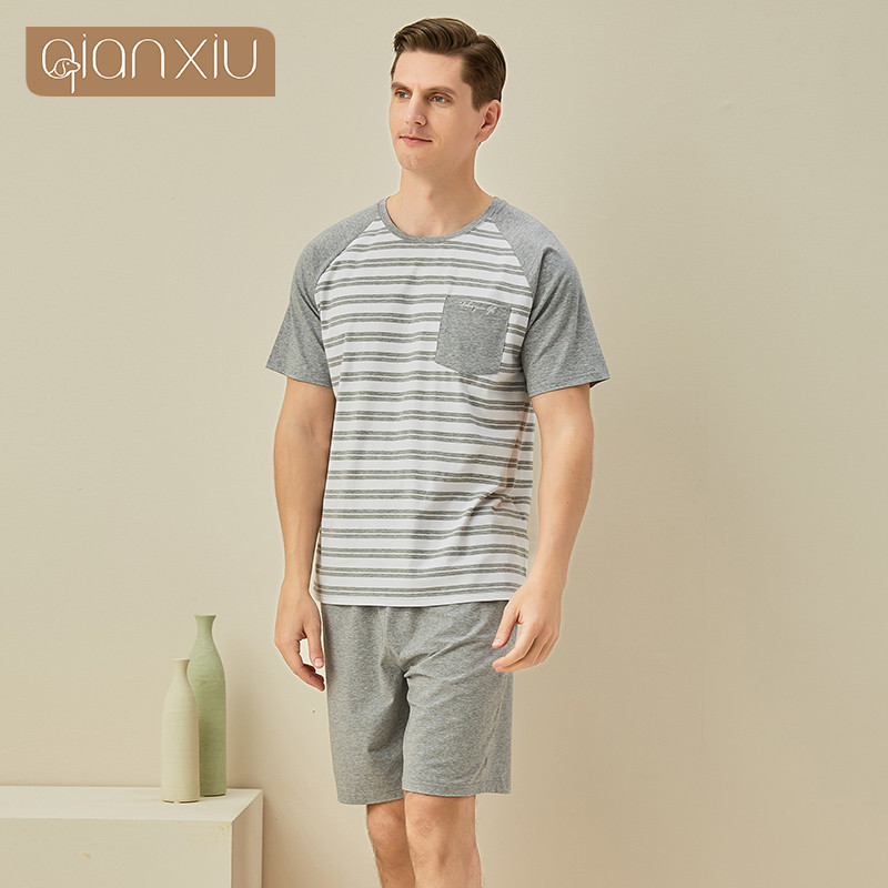Svītrainas vīriešu pidžamas Vīriešu svītrains trikotāžas kokvilnas mājas uzvalks vasaras mājai Vienkārša stila vīriešu pidžamas svītraina vīriešu pidžama