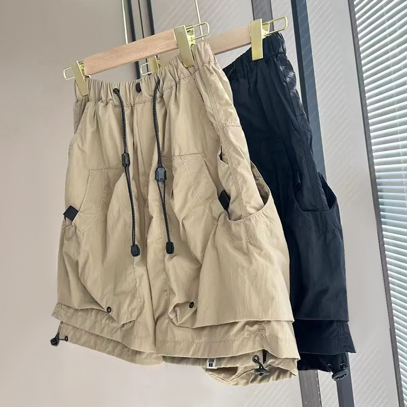 Férfi alkalmi laza rövidnadrágok 2024 nyári High Street Workwear Funkcionális rövidnadrágok Straight Trend Sport divat Egyenes férfi nadrágok