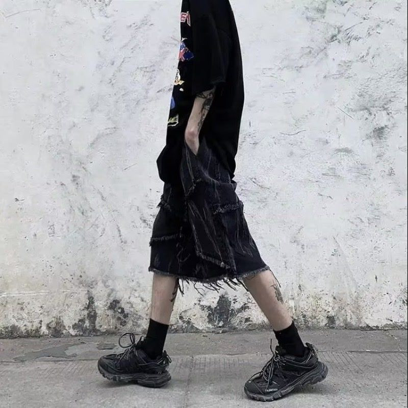 Pantaloni scurți americani din denim cu margine brută de vară oversize casual, largi, până la genunchi, pantaloni tăiați întuneric, îmbrăcăminte de stradă bărbați
