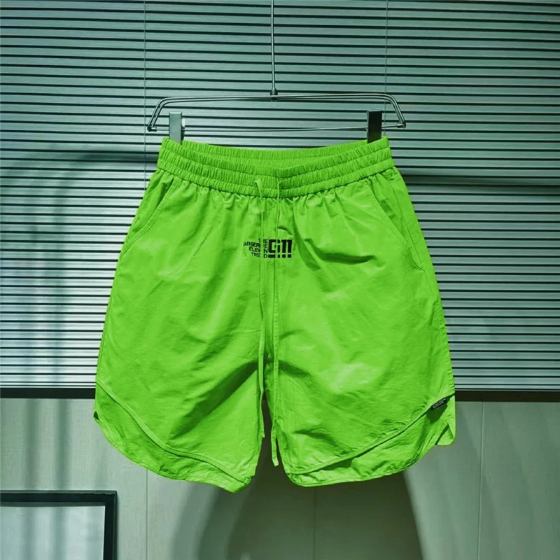 Sporta šorti Vīriešu 2024. gada vasara Jauni ātri žūstoši kravas šorti vīriešu kabatas personības ikdienišķas bikses, korejiešu modes sporta bikses
