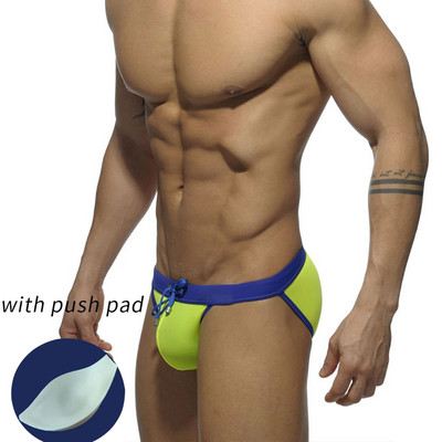 Európai és amerikai férfi szexi magas villás háromszögű fürdőnadrágok divatos színben passzoló egyszerű strand alacsony derekú háromszög bikini Me