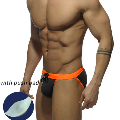 Európai és amerikai férfi szexi magas villás háromszögű fürdőnadrágok divatos színben passzoló egyszerű strand alacsony derekú háromszög bikini Me