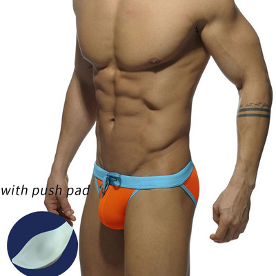 Európai és amerikai férfi szexi magas villás háromszögű fürdőnadrágok divatos színben passzoló egyszerű strand alacsony derekú háromszög bikini Me