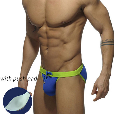 Európai és amerikai férfi szexi magas villás háromszögű fürdőnadrágok divatos színben passzoló egyszerű strand alacsony derekú háromszög bikini Me