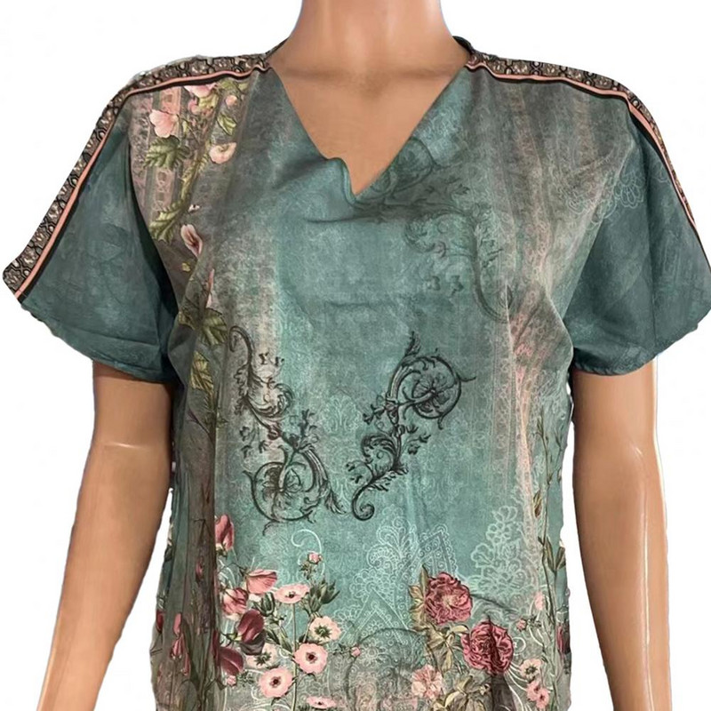 Dvodijelni kompleti Ženska odjeća Ljeto 2023. Modni cvjetni plemenski print V-izrez Top kratkih rukava i ležerni set kratkih hlača s uzicom
