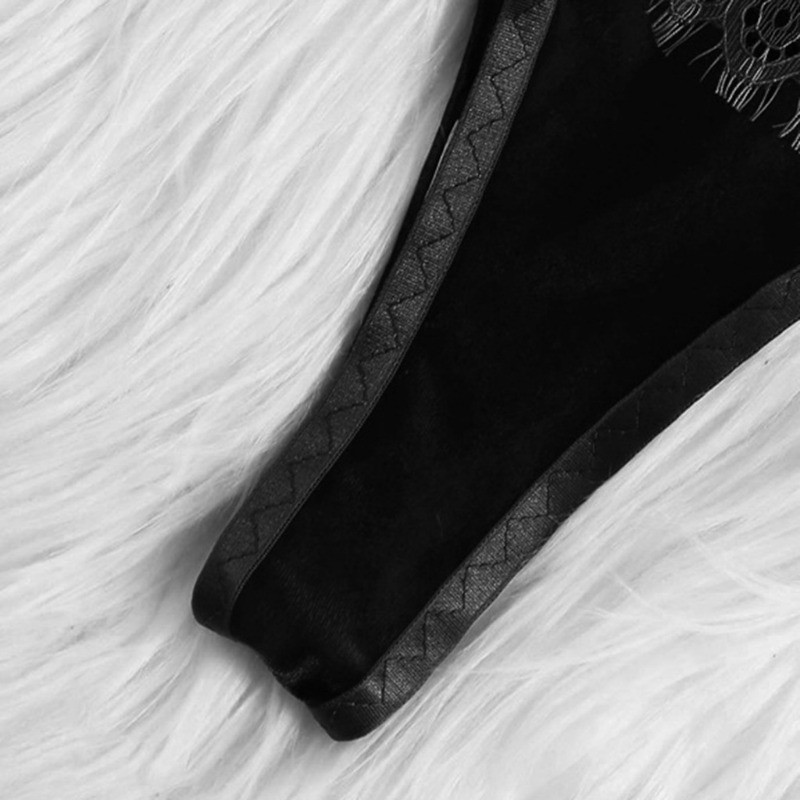 Hot Sale Szexi üreges hímzett melltartó és fehérnemű szett vájt csipke melltartó és bugyi szett női fehérnemű átlátszó melltartó szett