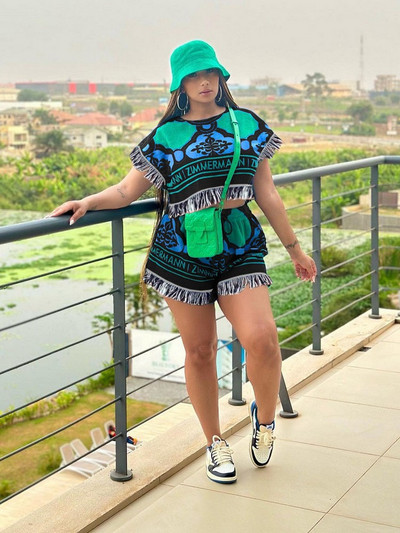 Tautas stila grafiskā estētiskā apdruka Sieviešu treniņtērpi, pušķi ar īsām piedurknēm, apgriezti, un šorti ar augstu vidukli 2 daļ.