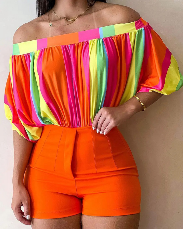 Žensko novo modno odijelo s printom, kratkih rukava, ukošenog izreza s otvorenim ramenima i naborima, gornji dijelovi kratkih hlača s džepovima, dvodijelni set, ležerna ženska odjeća