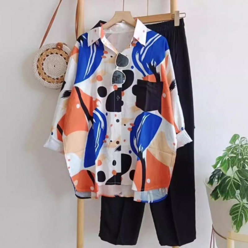 Bő szabású női öltöny, színes mintás női ing, nadrág szett hosszú ujjú blúzzal, széles szárú nadrág hétköznapi hölgyeknek