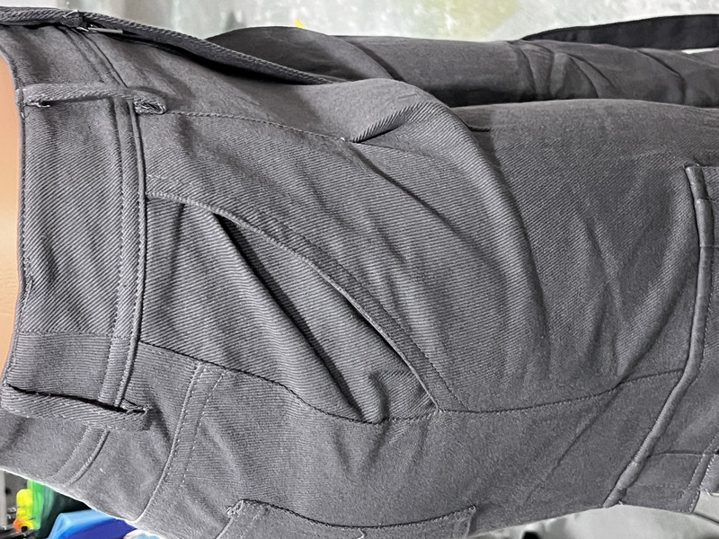 Rohelised kaubapüksid tasku disainiga kõrge vöökohaga nööbiga ühevärvilised püksid 2023 suvi, uus mood, lahtised naiste püksid tänavarõivad