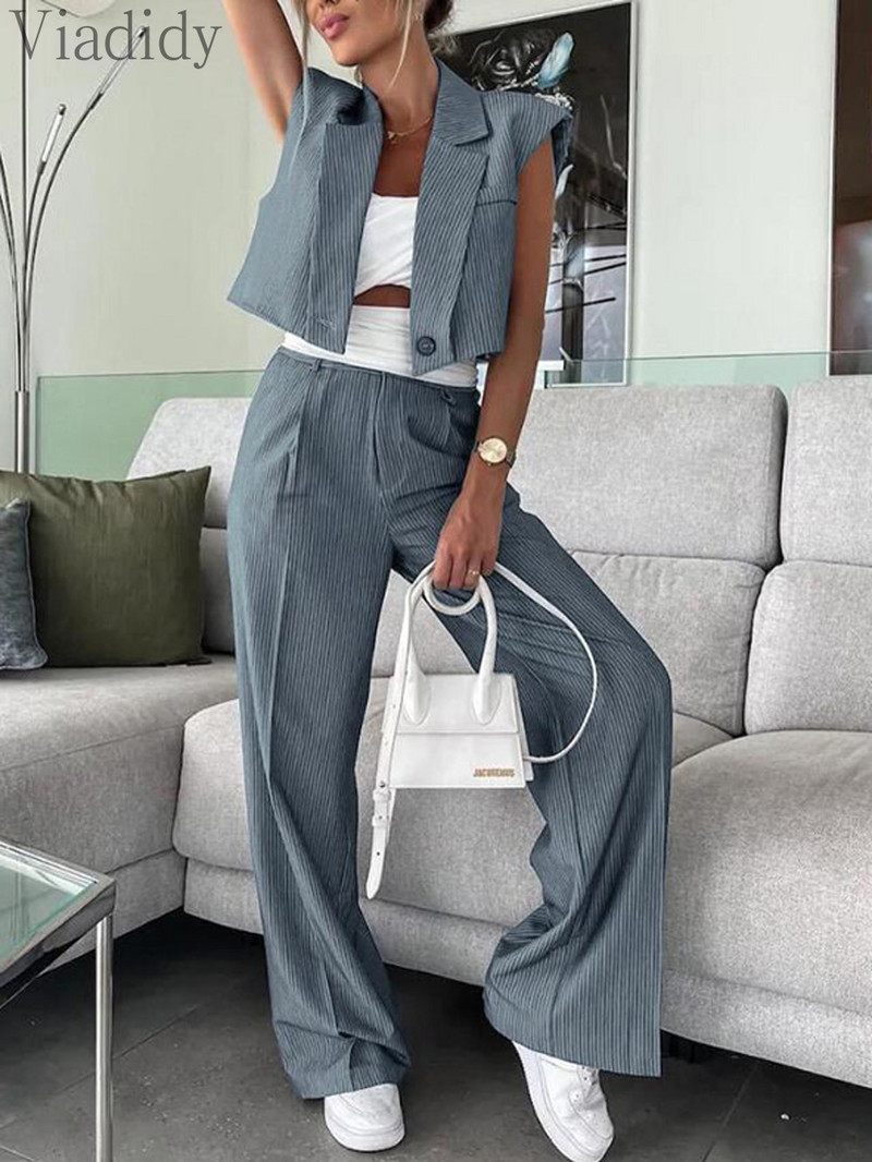 Ženski elegantni prugasti podstavljeni sako na ramena i set od 2 komada širokih hlača visokog struka