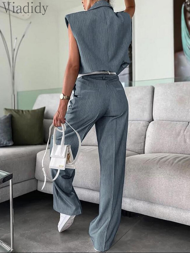 Ženski elegantni prugasti podstavljeni sako na ramena i set od 2 komada širokih hlača visokog struka