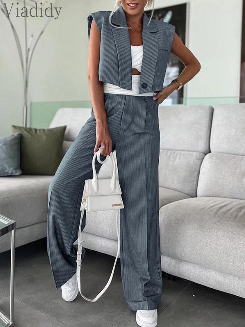 Ženski elegantni prugasti podstavljeni sako na ramena i set od 2 komada širokih hlača visokog struka