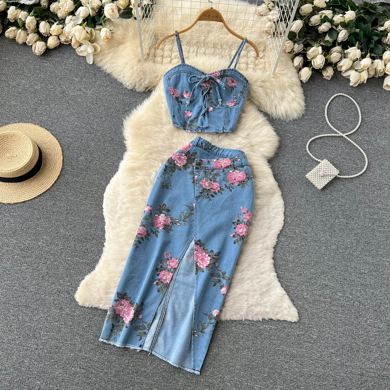 Amolapha Femei Seturi de două piese din denim cu imprimeu floral, fără bretele, cu talie elastică, camisol + fustă maxi despicată, costume de blugi