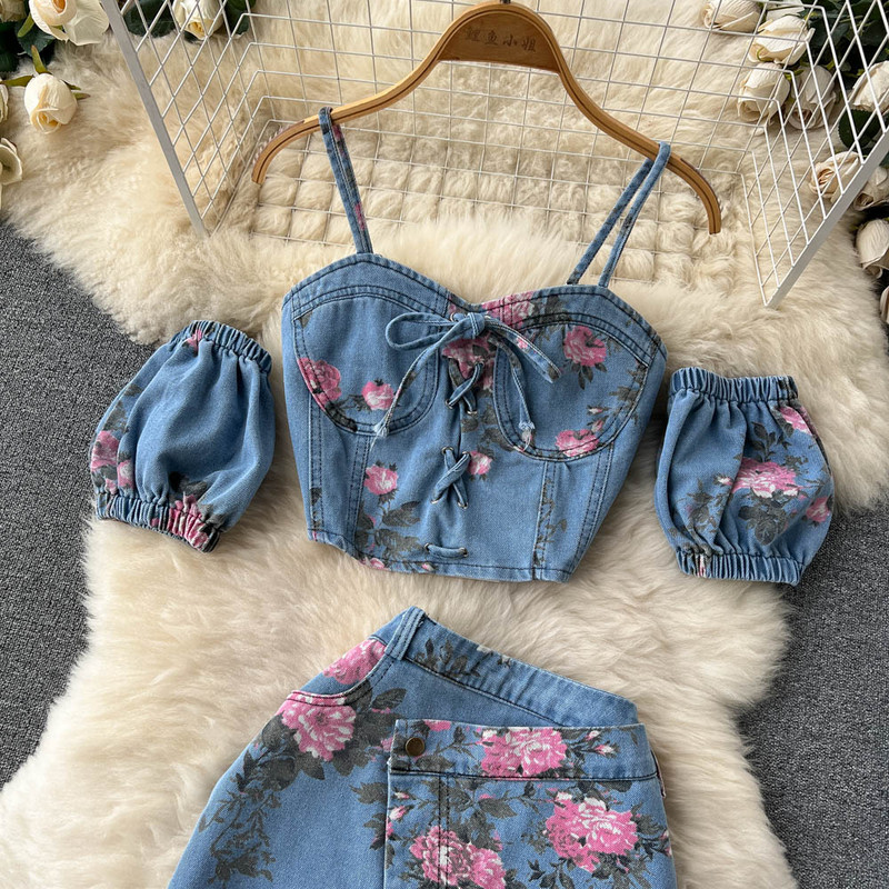 Amolapha Femei Seturi de două piese din denim cu imprimeu floral, fără bretele, cu talie elastică, camisol + fustă maxi despicată, costume de blugi
