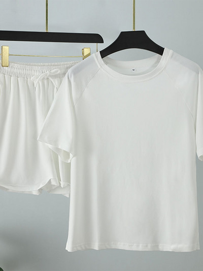 Vasaras svītraina treniņtērpa komplekts sievietēm ar īsām piedurknēm T krekls Mini šorti divdaļīgs komplekts sievietēm 2023. gada ikdienas sieviešu sporta tērps