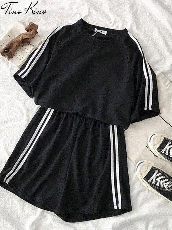 Vasaras svītraina treniņtērpa komplekts sievietēm ar īsām piedurknēm T krekls Mini šorti divdaļīgs komplekts sievietēm 2023. gada ikdienas sieviešu sporta tērps