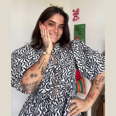 Modes Leoparda krekls ar kārtainām piedurknēm Sieviešu pavasara un vasaras eleganti mežģīnes ar O veida izgriezumu, apgriezti topi Sieviešu eleganti īsi volāni sieviešu blūze