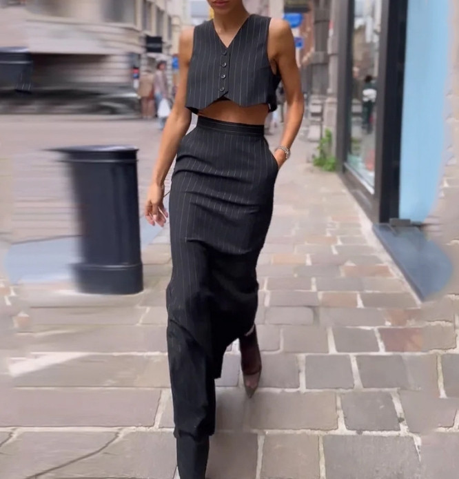 Kaheosaline naisterõivaste komplekt, suvine moetriibuline vabaaja varrukateta nööpideta vest ja kõrge vöökohaga taskuga pika seeliku komplekt