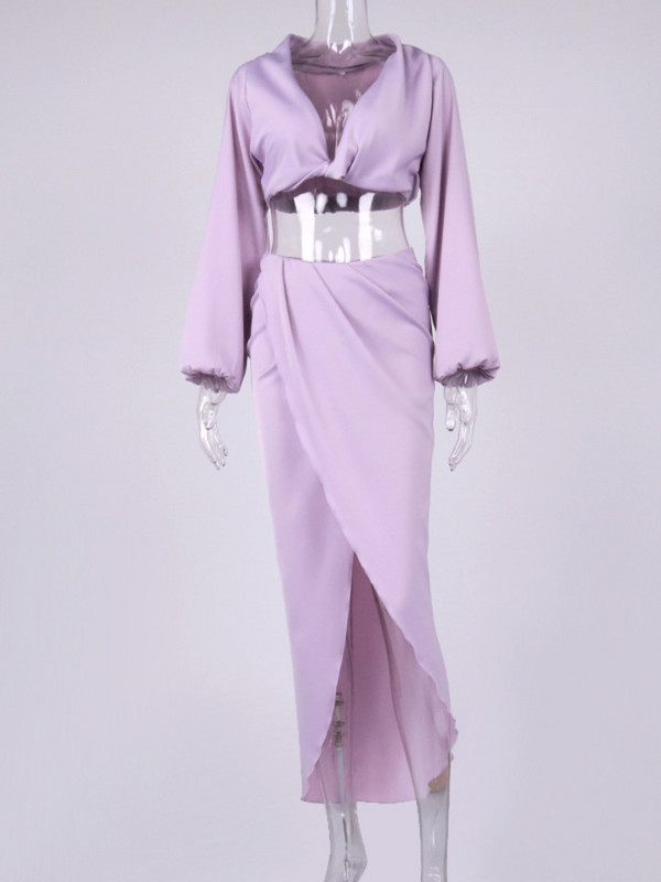 Kesiachiccly szatén magasan hasított, felfújható ujjú női kétrészes ruhakészletek szexi mély V nyakú felső és szoknya szett Vékony partiruházati öltönyök