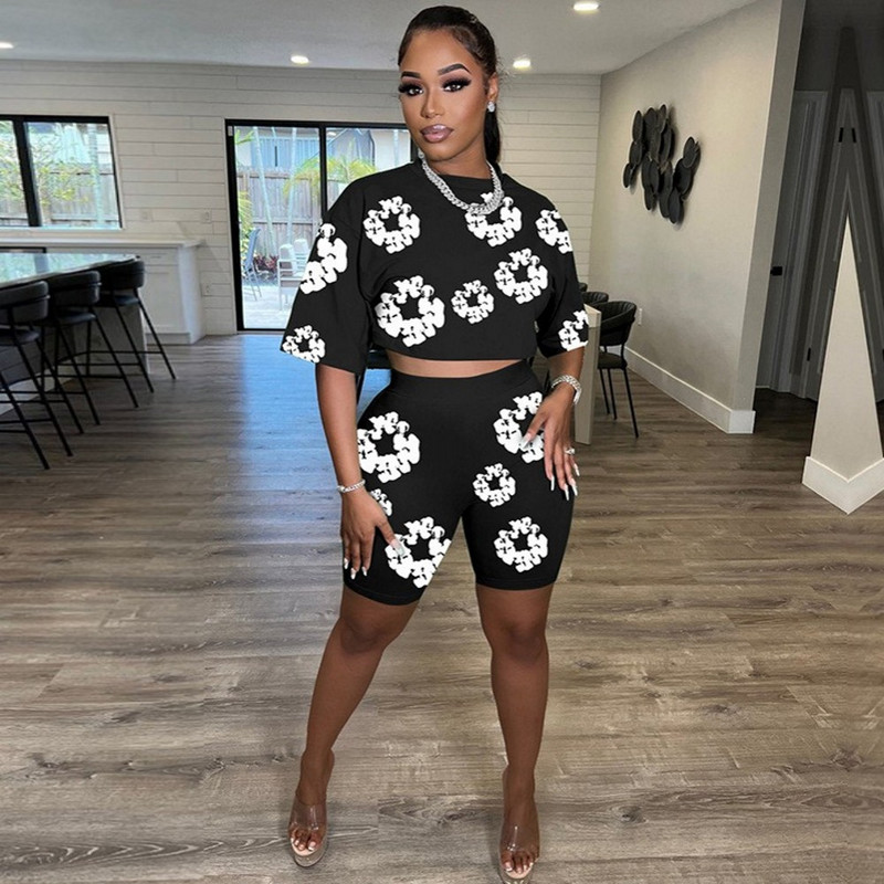 2 részes szexi 2024-es nyári tavaszi divatos női szett, női felsők nyomtatott rövid ujjú póló és elasztikus derékú rövidnadrág öltöny