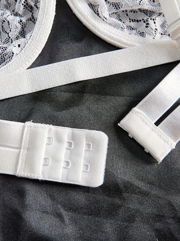 Balta seksīga sieviešu apakšveļa, mežģīnes, caurspīdīga apakšveļa.