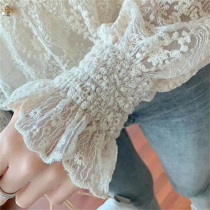 Szirmos ujjú blúz Design Csipke blúzok Ingek Lady Blusas Felsők Francia Retro Csipke ing V-nyakú Karcsú Temperamentum Tündér