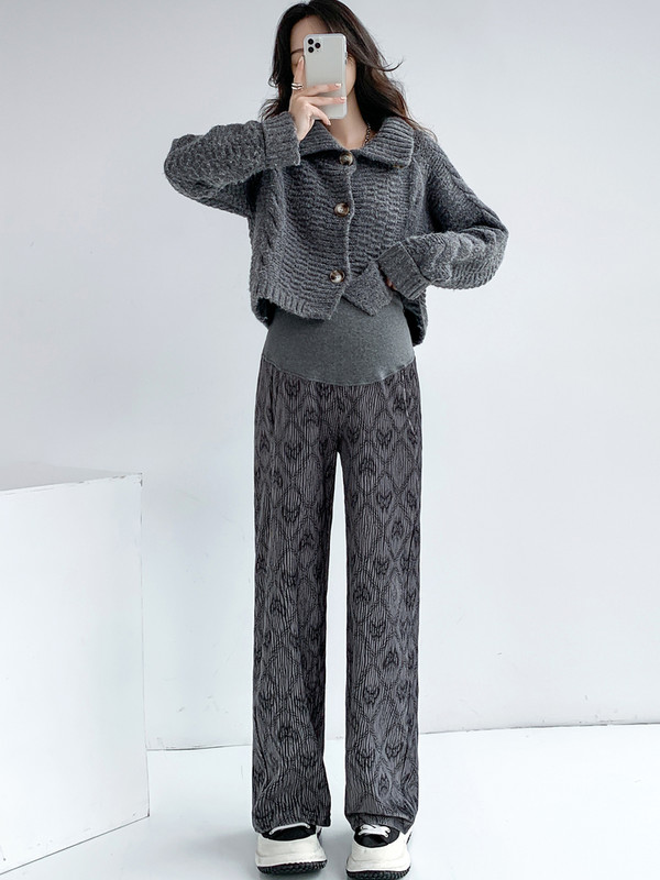 Raseda sametist paksendavad rasedate laia säärega püksid